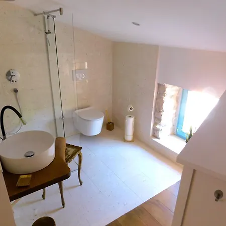 Apartment Bezauberndes Steinhaus Mit Garten In Der Altstadt Von Rovinj