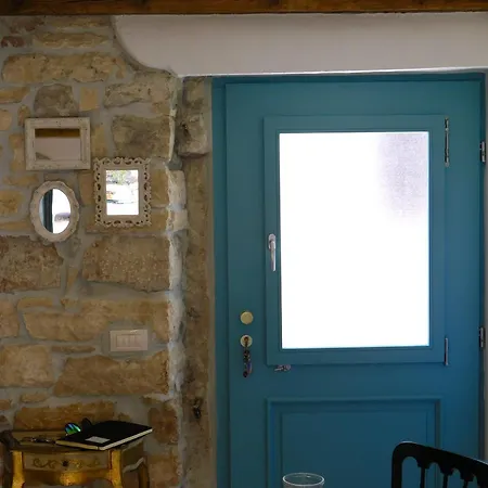 Apartment Bezauberndes Steinhaus Mit Garten In Der Altstadt Von