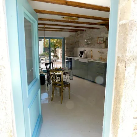 Apartment Bezauberndes Steinhaus Mit Garten In Der Altstadt Von *
