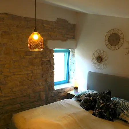 Bezauberndes Steinhaus Mit Garten In Der Altstadt Von Rovinj
