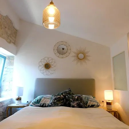 Apartment Bezauberndes Steinhaus Mit Garten In Der Altstadt Von