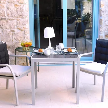 Apartment Bezauberndes Steinhaus Mit Garten In Der Altstadt Von