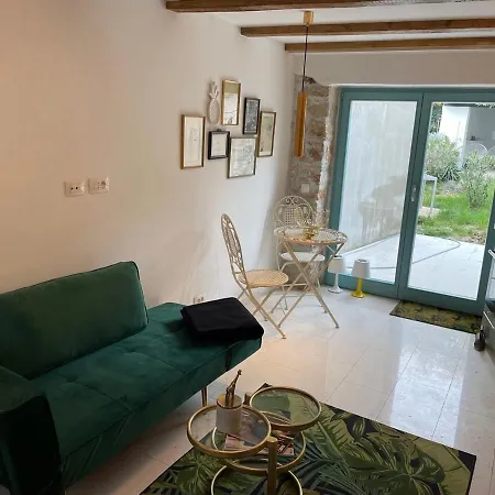 Apartman Bezauberndes Steinhaus Mit Garten In Der Altstadt Von Rovinj