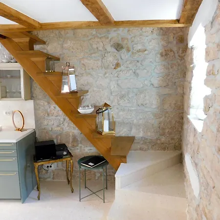 Appartement Bezauberndes Steinhaus Mit Garten In Der Altstadt Von