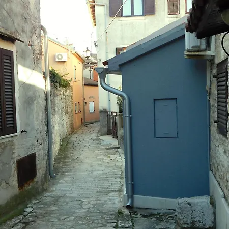 Bezauberndes Steinhaus Mit Garten In Der Altstadt Von Rovinj